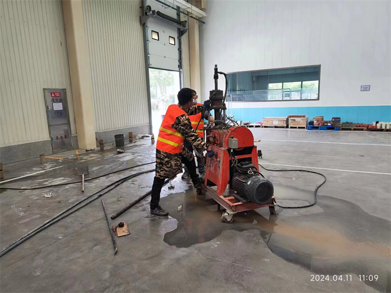 高陵厂房地面下沉塌陷注浆加固施工